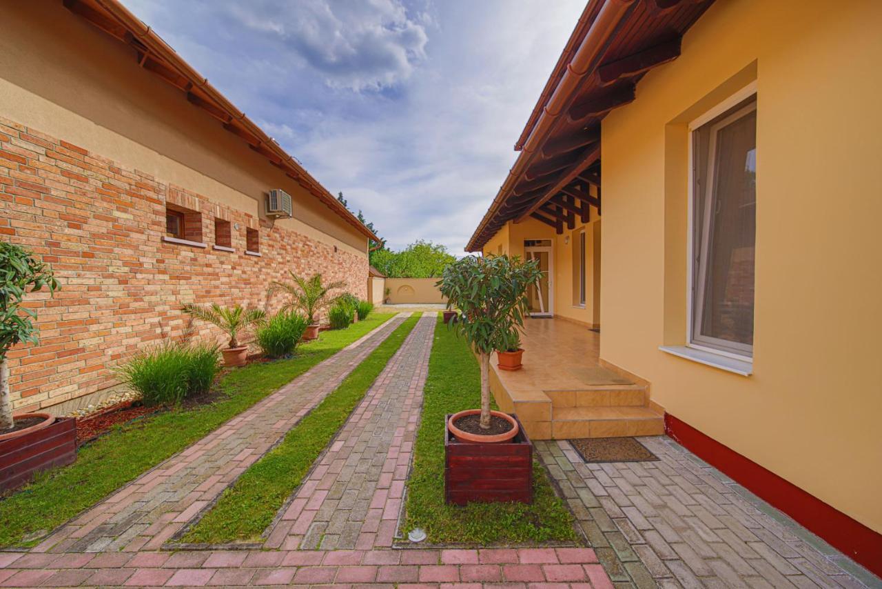 Kalvin Utcai Apartmanok Hajdúszoboszló Extérieur photo