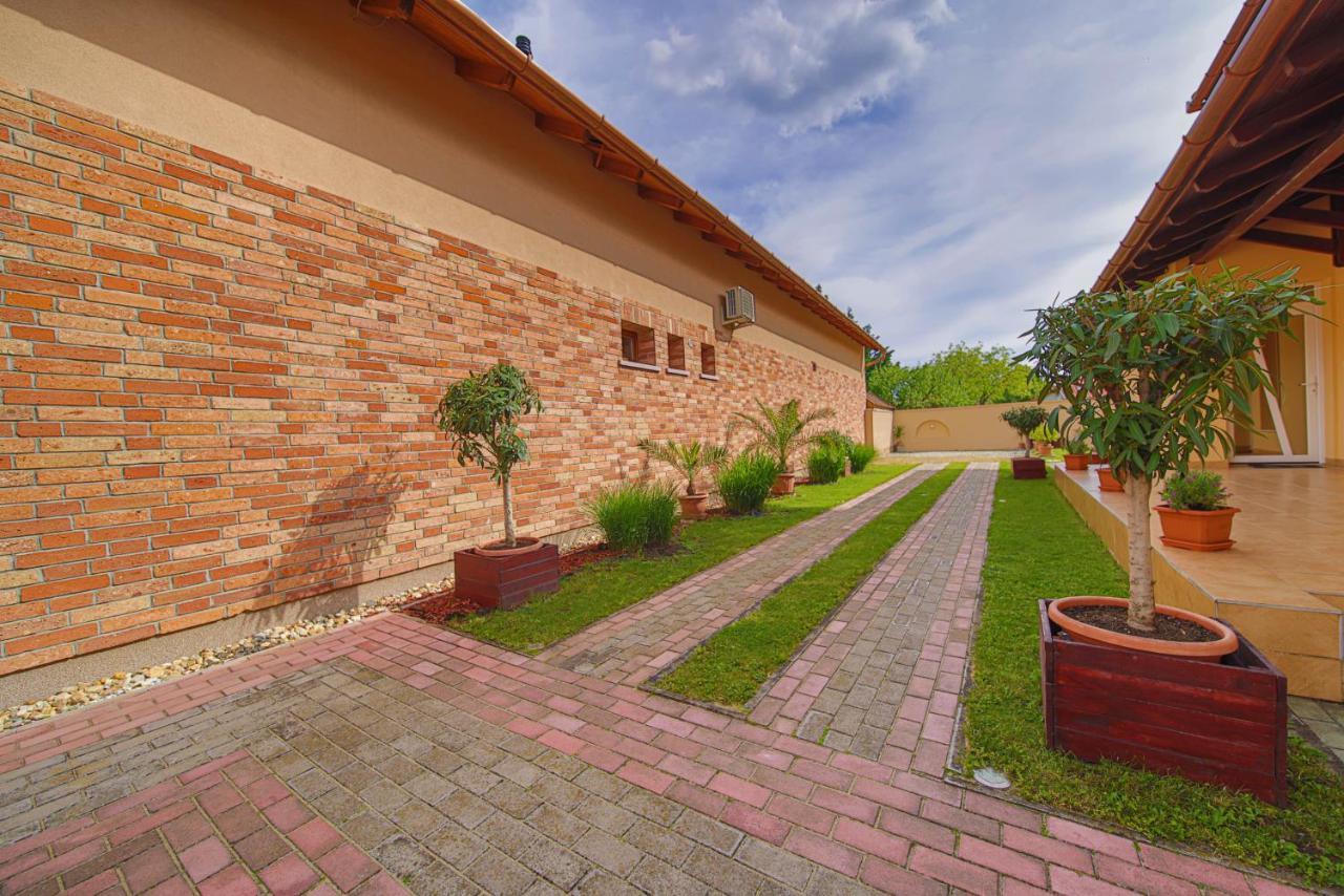 Kalvin Utcai Apartmanok Hajdúszoboszló Extérieur photo